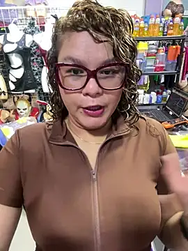 ROSALIALUCY online show from March 3, 11:39 am