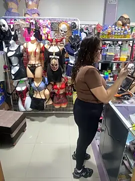 ROSALIALUCY online show from December 1, 11:44 am