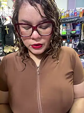 Snapshot of ROSALIALUCY chatting on May 30, 11:49 am ROSALIALUCY online show from May 30, 11:49 am