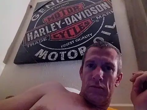 Snapshot of CuddlyFloat88 chatting on March 27, 8:01 am CuddlyFloat88 online show from March 27, 8:01 am