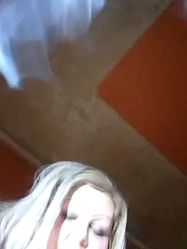 Snapshot of ducicsajsziii chatting on January 31, 9:02 pm ducicsajsziii online show from January 31, 9:02 pm