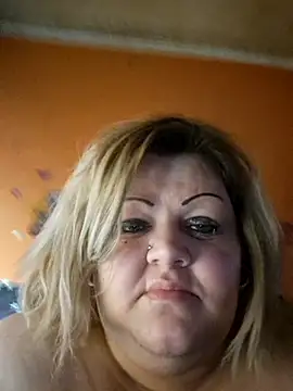 ducicsajsziii online show from April 9, 4:03 am