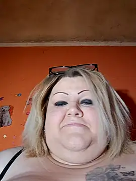 ducicsajsziii online show from April 12, 8:39 am