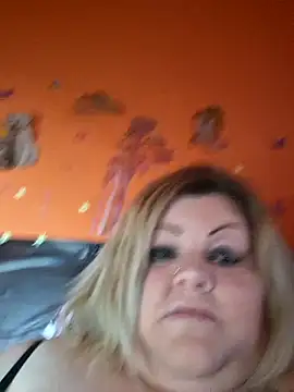 ducicsajsziii online show from April 9, 6:30 am