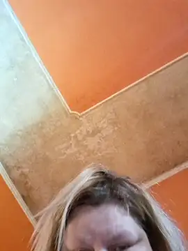 ducicsajsziii online show from April 3, 7:48 am