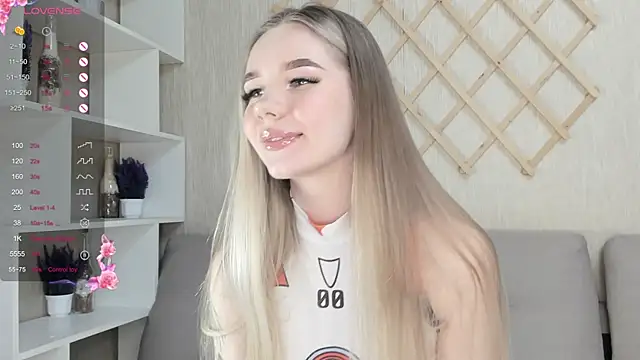 Snapshot of AutoBaby chatting on March 9, 11:03 am AutoBaby online show from March 9, 11:03 am