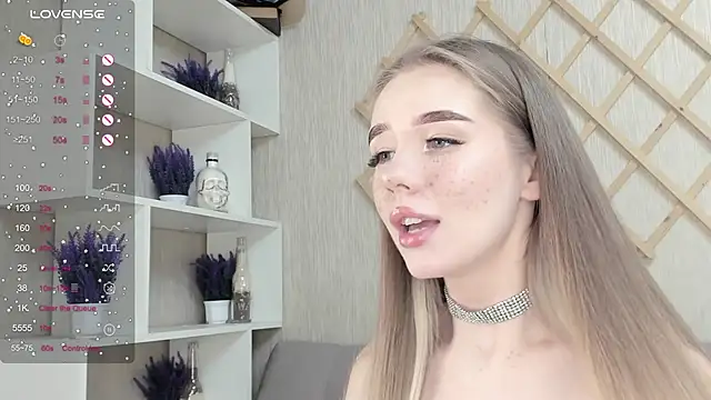 Snapshot of AutoBaby chatting on October 5, 11:45 am AutoBaby online show from October 5, 11:45 am