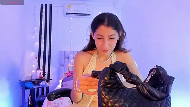 Gorgeous Team online show from May 8, 8:01 pm
