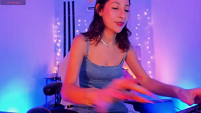 Snapshot of Gorgeous_Team chatting on February 25, 8:08 pm Gorgeous Team online show from February 25, 8:08 pm