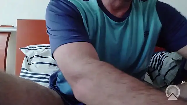 Snapshot of Ivanxx712 chatting on December 4, 9:25 pm Ivanxx712 online show from December 4, 9:25 pm