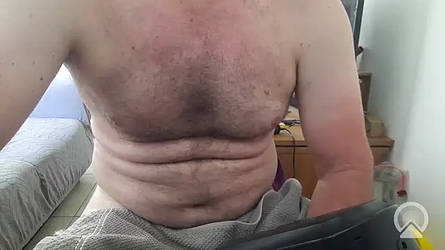Snapshot of Ivanxx712 chatting on April 18, 7:29 pm Ivanxx712 online show from April 18, 7:29 pm