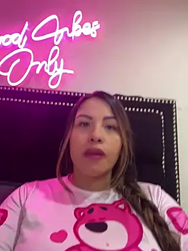 Snapshot of sexyyykloee chatting on July 2, 3:07 pm sexyyykloee online show from July 2, 3:07 pm