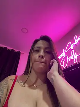 Snapshot of sexyyykloee chatting on July 17, 4:32 am sexyyykloee online show from July 17, 4:32 am