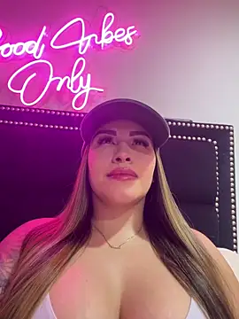 sexyyykloee online show from May 9, 8:28 am