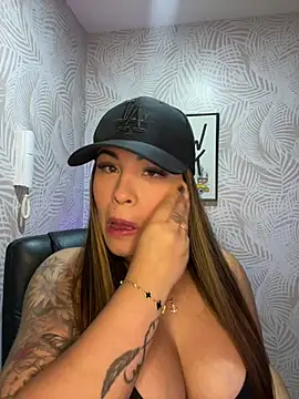 sexyyykloee online show from February 16, 6:23 am