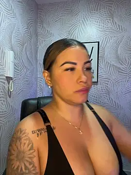 sexyyykloee online show from February 26, 6:02 am