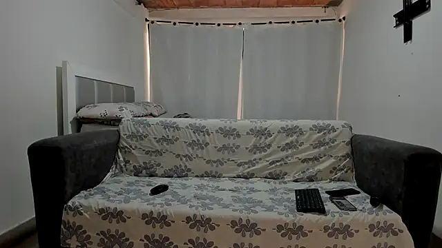 Snapshot of Danna_777 chatting on February 11, 9:14 pm Danna 777 online show from February 11, 9:14 pm