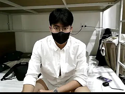 Gwencloudy online show from December 19, 3:03 pm