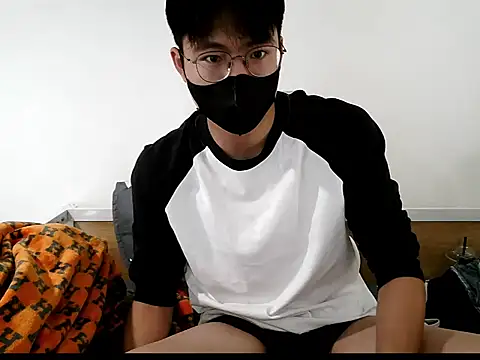 Gwencloudy online show from October 25, 4:44 am