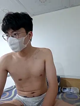 Gwencloudy online show from April 7, 3:58 pm