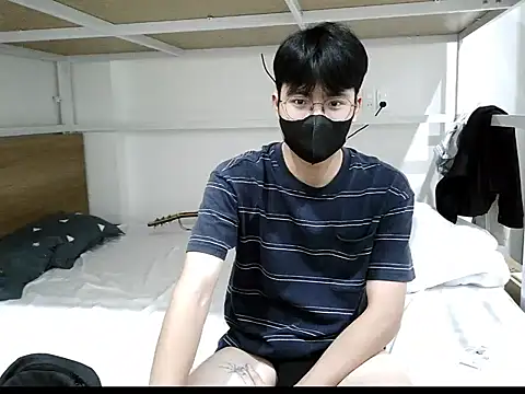 Gwencloudy online show from October 30, 3:20 pm