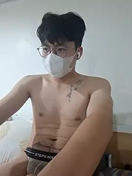 Gwencloudy online show from April 2, 4:24 pm