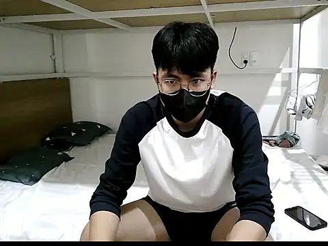 Gwencloudy online show from October 10, 2:18 pm