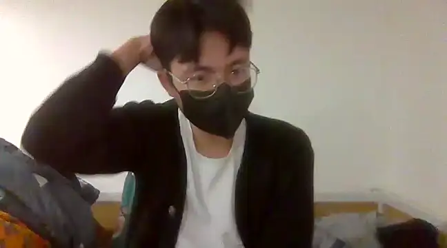 Gwencloudy online show from February 4, 4:39 pm