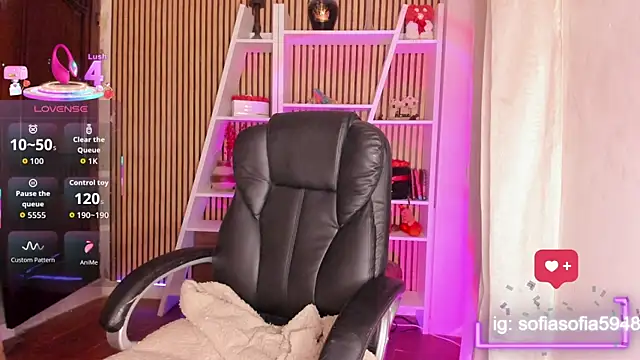 sofiah  online show from March 4, 7:10 pm