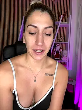 sofiah  online show from January 8, 7:36 am