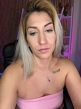 sofiah  online show from January 10, 7:31 pm