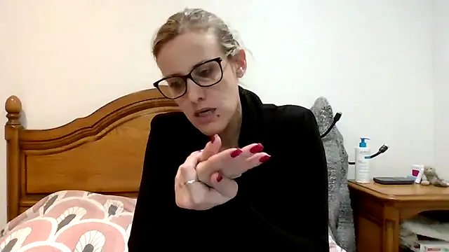 Snapshot of Madame_Callie chatting on November 23, 5:56 pm Madame Callie online show from November 23, 5:56 pm