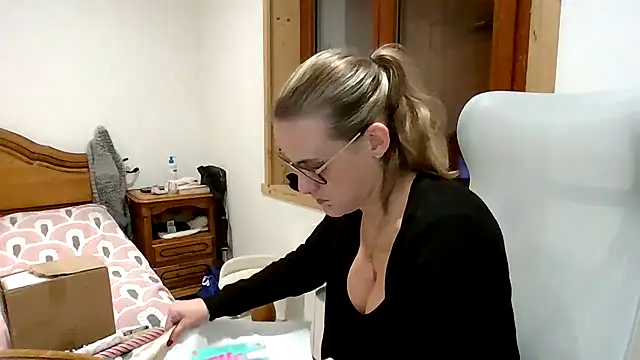 Madame Callie online show from December 20, 7:28 pm