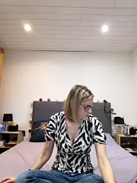 Madame Callie online show from June 15, 8:03 am