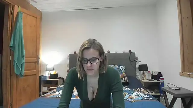 Madame Callie online show from April 21, 7:20 pm