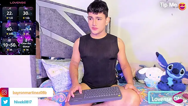 Snapshot of niall_falcon chatting on March 3, 1:07 pm niall falcon online show from March 3, 1:07 pm