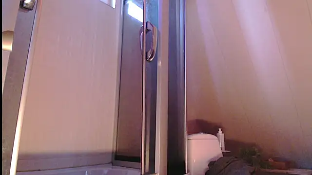 Snapshot of RubyLynxx chatting on November 15, 8:40 am RubyLynxx online show from November 15, 8:40 am