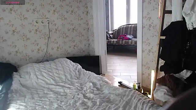 Snapshot of RubyLynxx chatting on February 26, 9:09 am RubyLynxx online show from February 26, 9:09 am