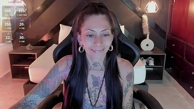 dark gotica online show from April 23, 7:15 pm