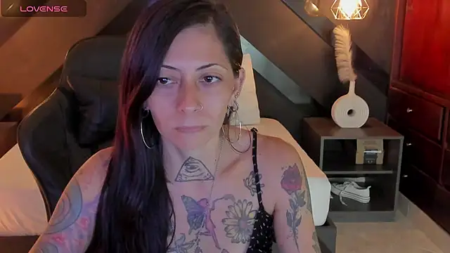 dark gotica online show from May 5, 7:06 pm