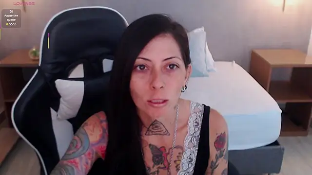 dark gotica online show from December 22, 12:27 pm