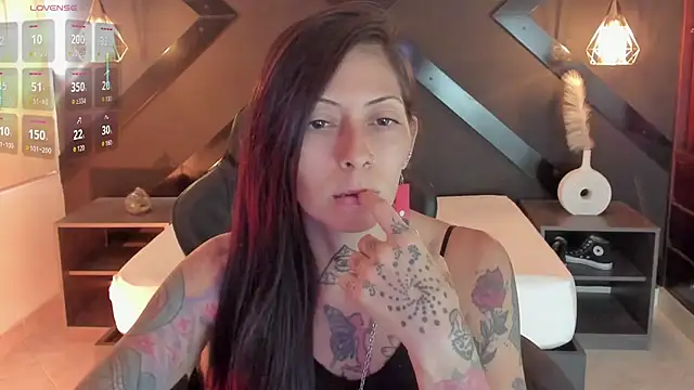 dark gotica online show from April 9, 7:09 pm