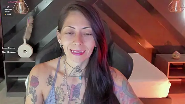 dark gotica online show from February 2, 7:13 pm