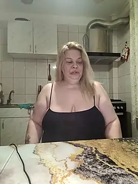 Snapshot of AriannaMilf chatting on May 12, 8:04 pm AriannaMilf online show from May 12, 8:04 pm