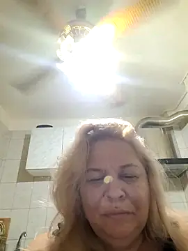 Snapshot of AriannaMilf chatting on July 18, 9:23 pm AriannaMilf online show from July 18, 9:23 pm