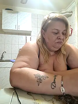 AriannaMilf online show from November 7, 9:30 pm