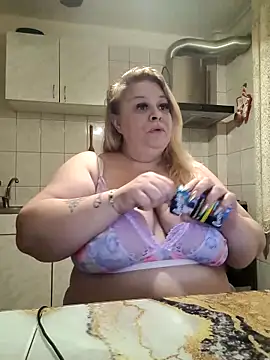 AriannaMilf online show from December 3, 9:58 pm