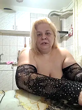Snapshot of AriannaMilf chatting on May 23, 10:31 pm AriannaMilf online show from May 23, 10:31 pm