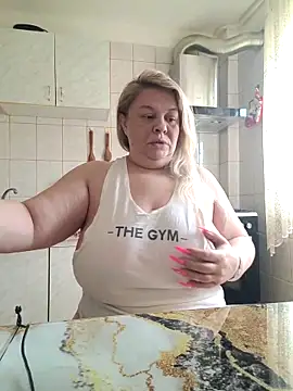 AriannaMilf online show from April 8, 9:00 am