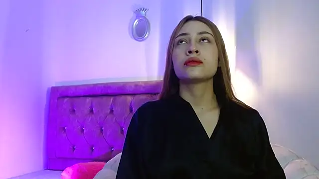 Snapshot of valentina_white1 chatting on November 11, 5:41 pm valentina white1 online show from November 11, 5:41 pm